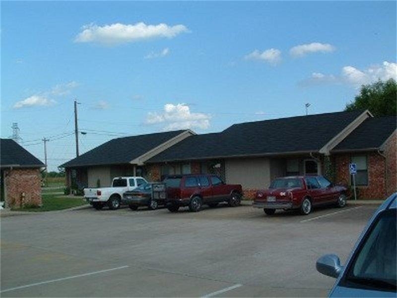 108 W 8th Street - Photo 2