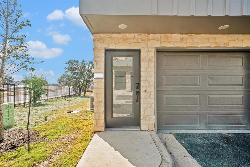 1601-406 Mustang Drive - Photo 0
