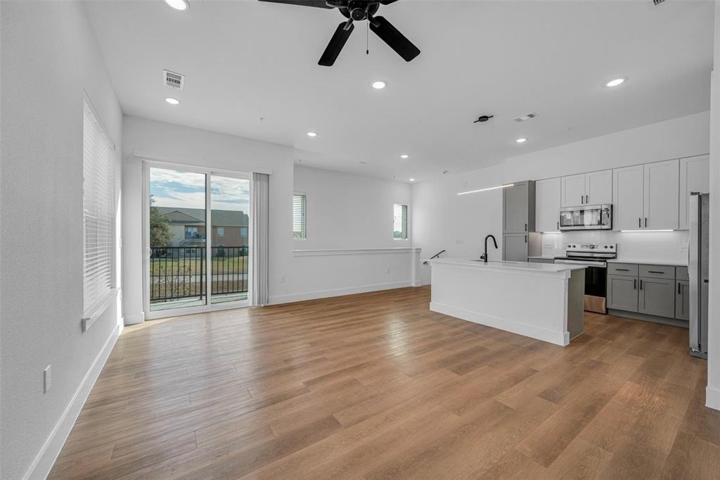 1601-406 Mustang Drive - Photo 4