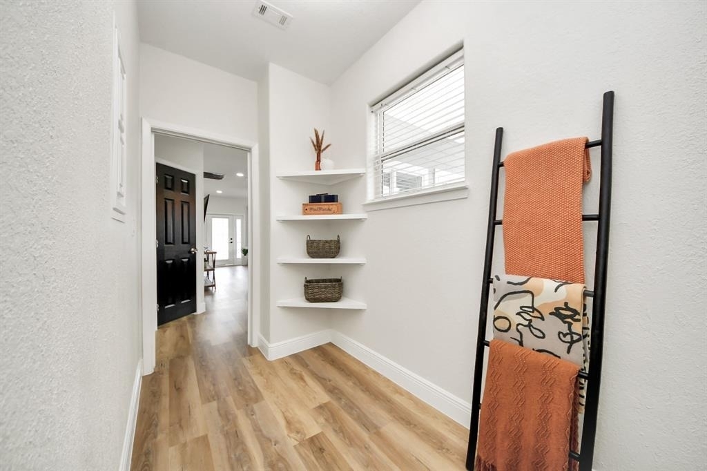 710 Kipp Avenue - Photo 21