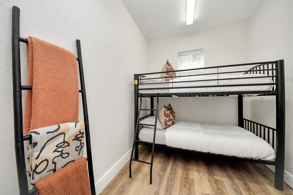 710 Kipp Avenue - Photo 16
