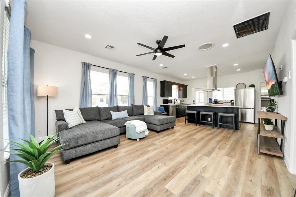 710 Kipp Avenue - Photo 19