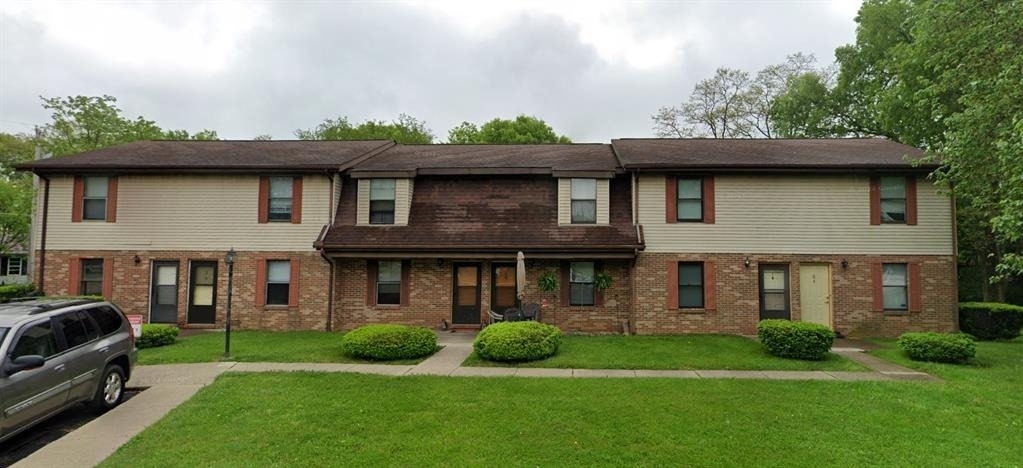 400 Elm St - Photo 1