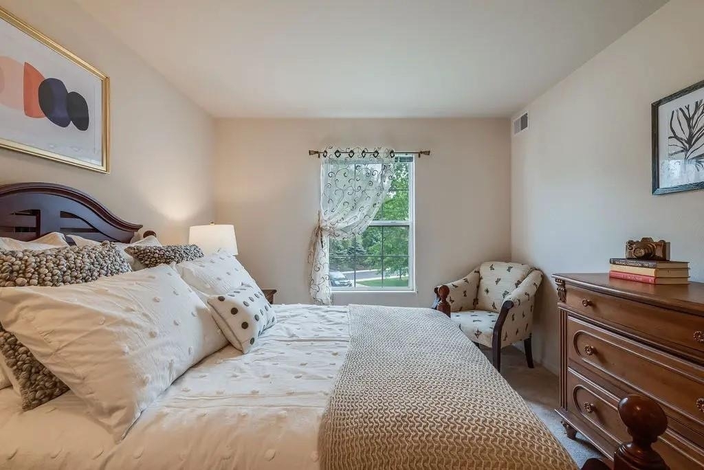 600 W Walton Blvd - Photo 5