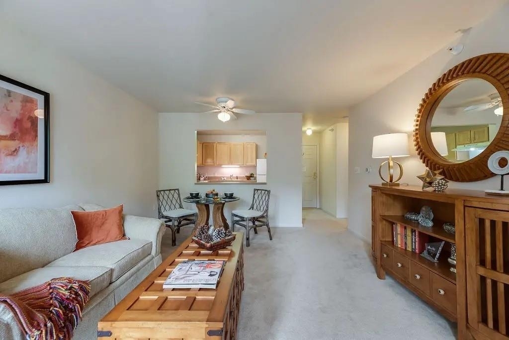 600 W Walton Blvd - Photo 6