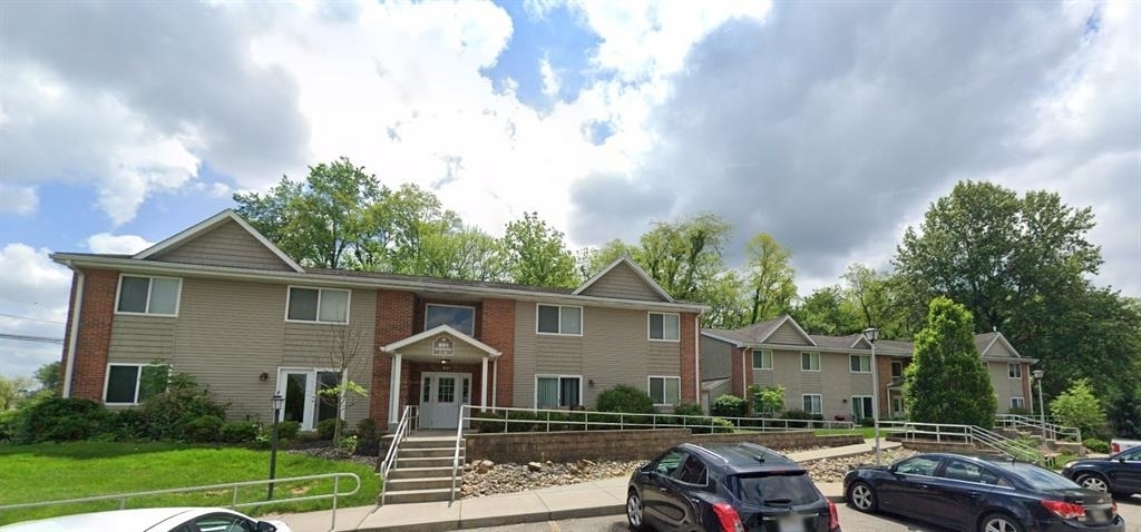 808 Treewood Dr - Photo 2
