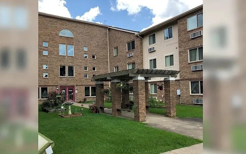 785 Regina Ln Nw - Photo 2