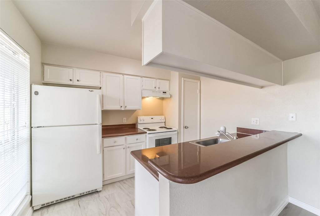 6202 Skyline Drive - Photo 27