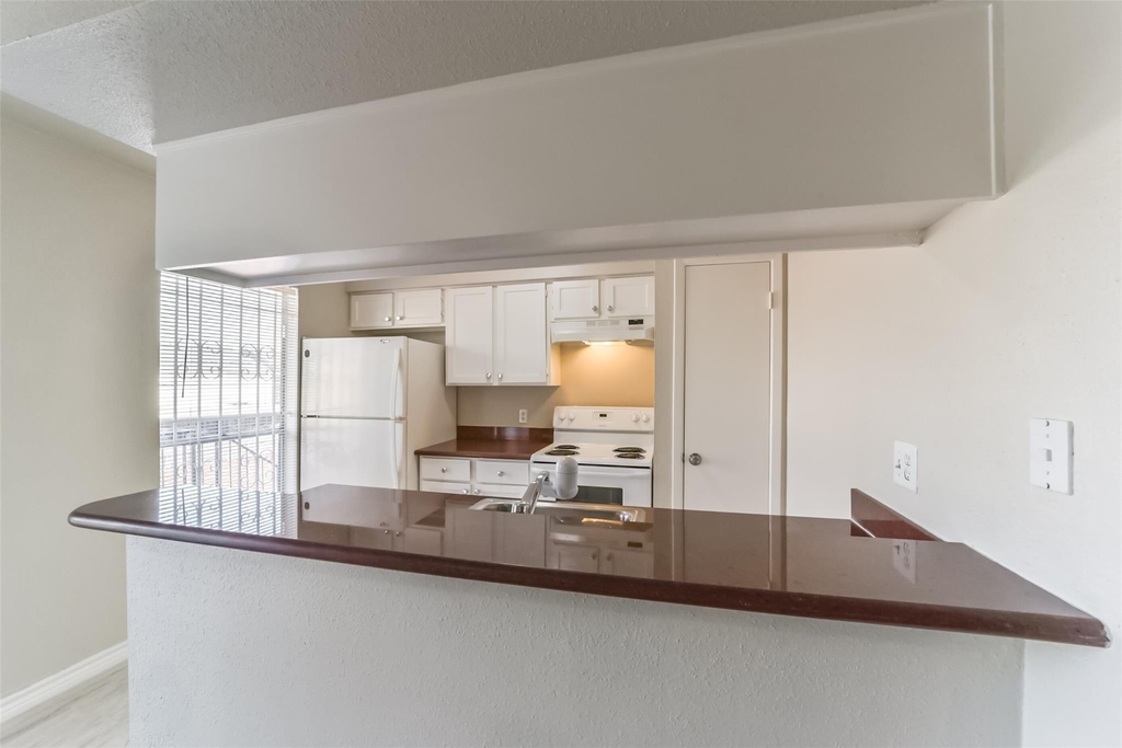 6202 Skyline Drive - Photo 1