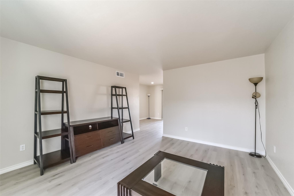 6202 Skyline Drive - Photo 5