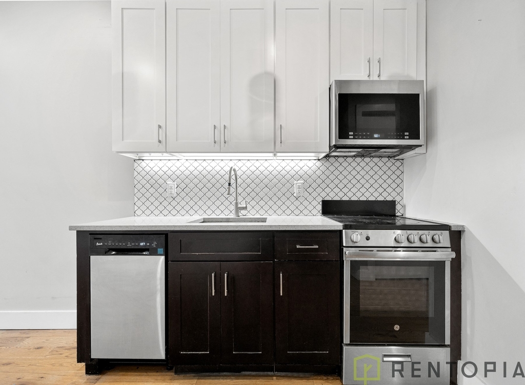 862 Dekalb Avenue - Photo 1
