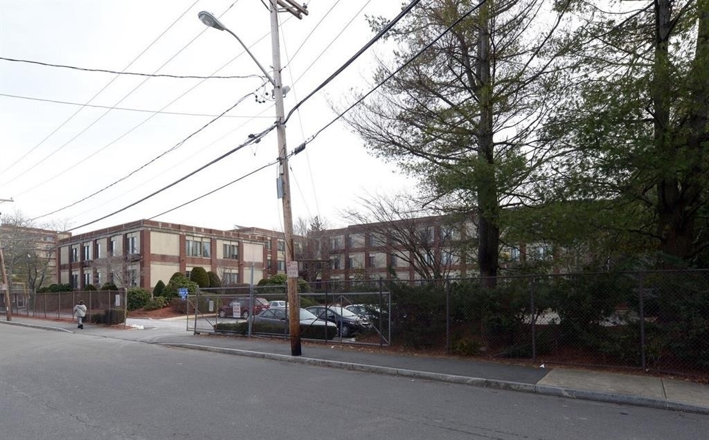 54 Haverhill St - Photo 8