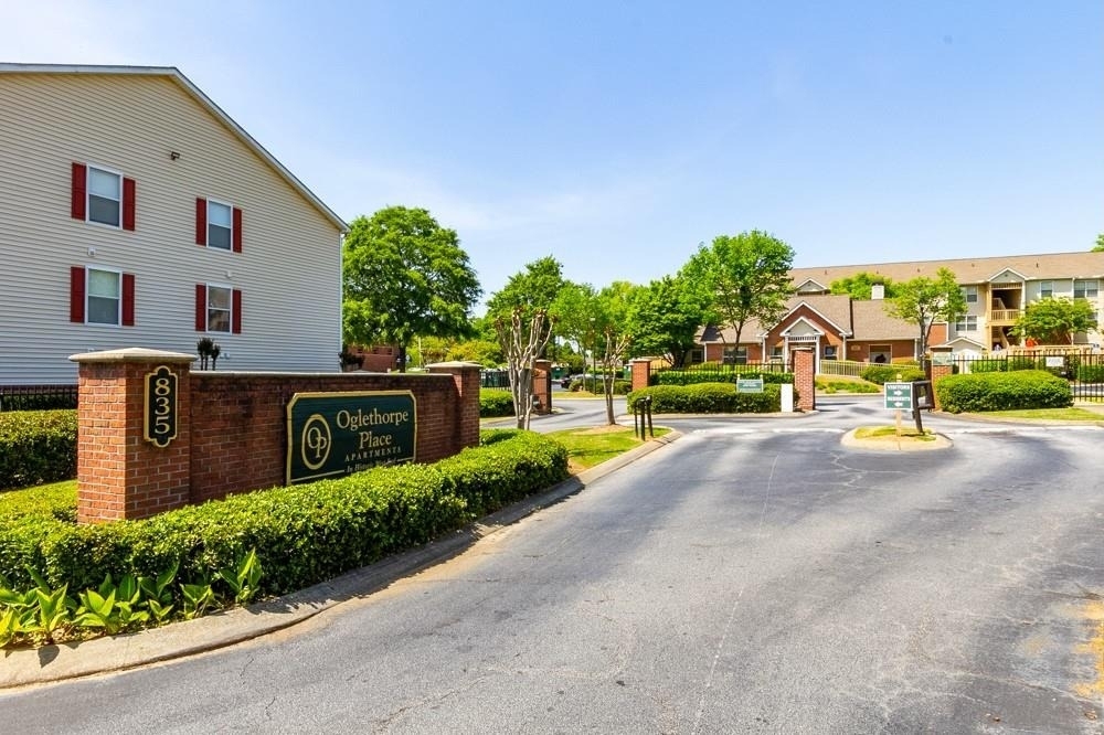 835 Oglethorpe Pl - Photo 4
