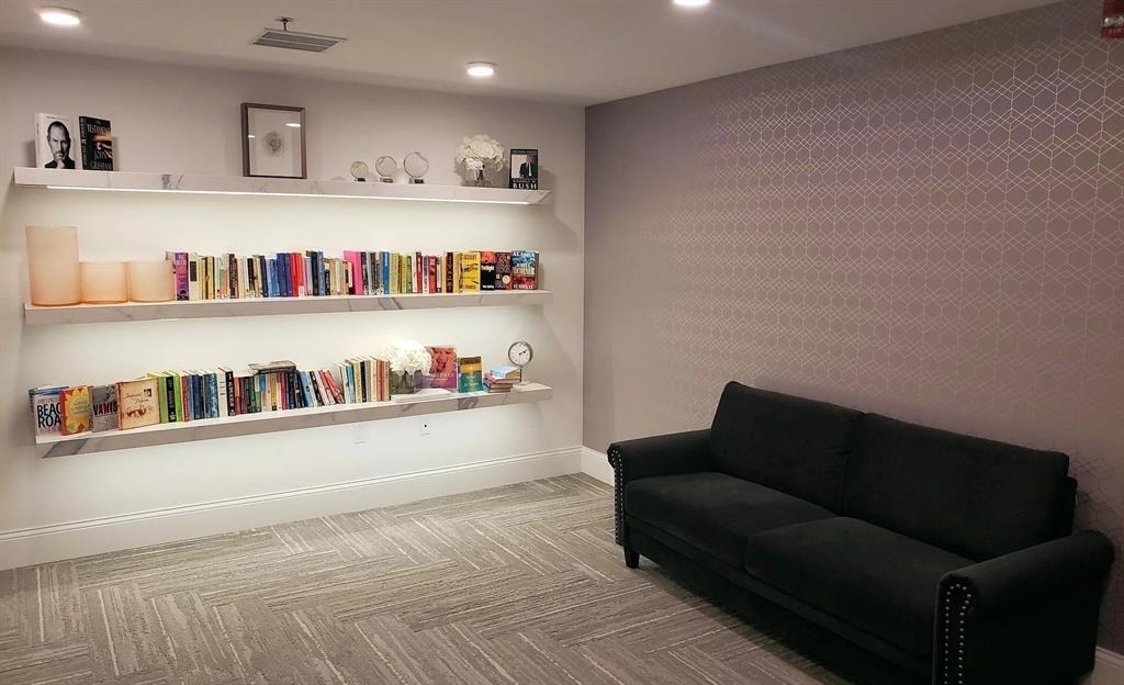 22111 Woodward Ave - Photo 8