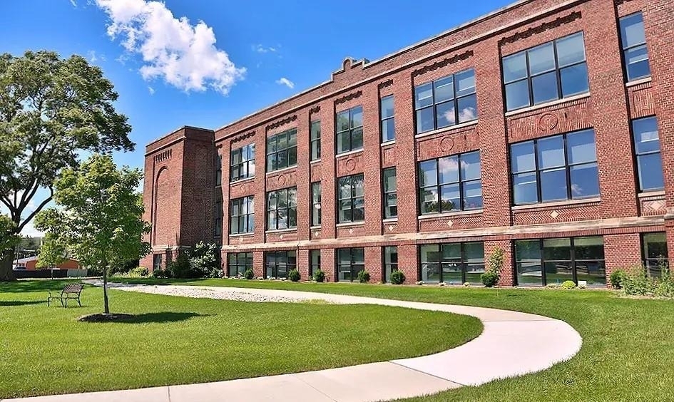 22111 Woodward Ave - Photo 0