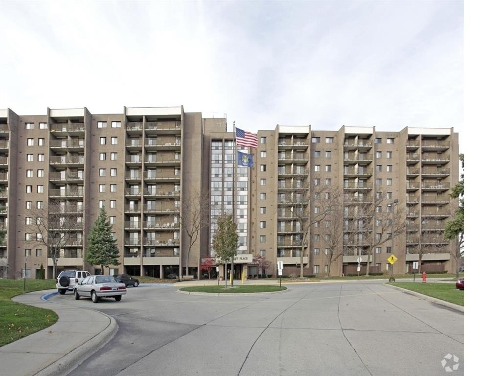 100 Hazelcrest Pl - Photo 0