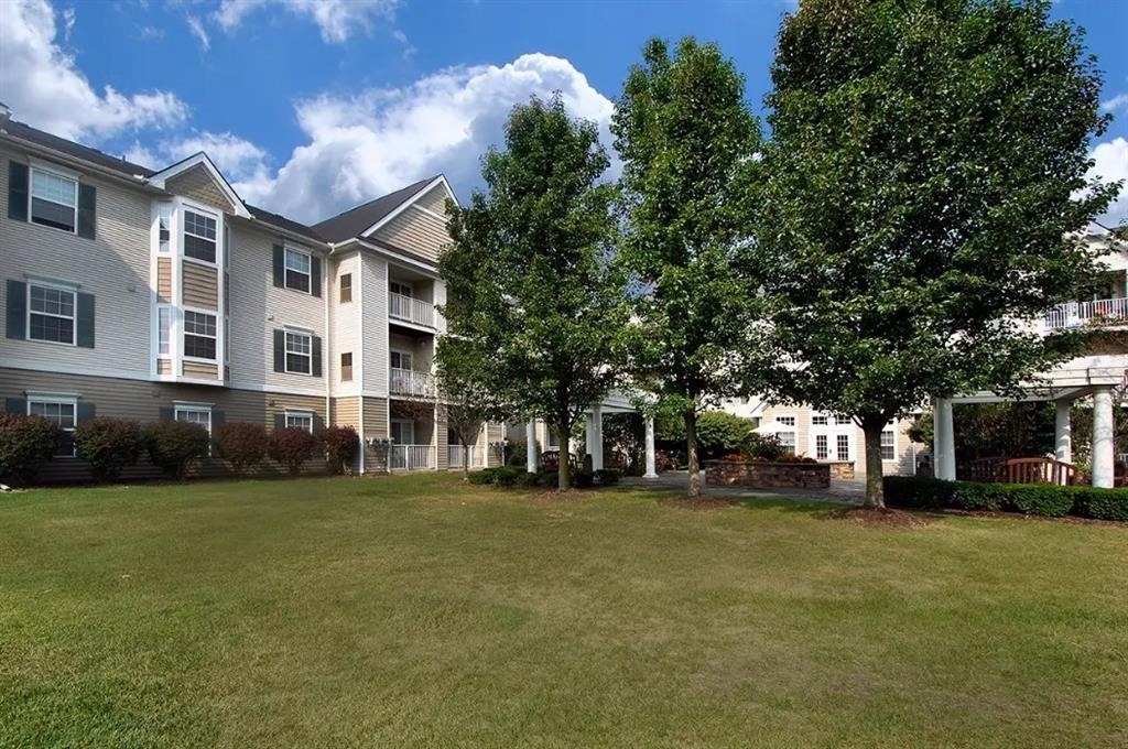 1320 Ashebury Ln - Photo 3