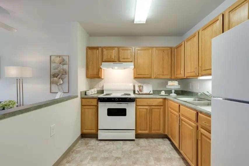 1320 Ashebury Ln - Photo 6