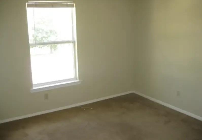 380 Regal St - Photo 7