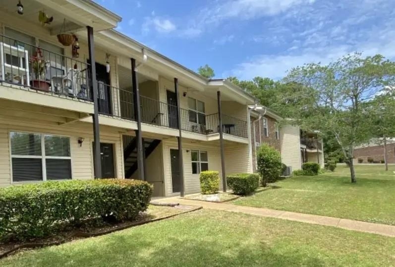 380 Regal St - Photo 1