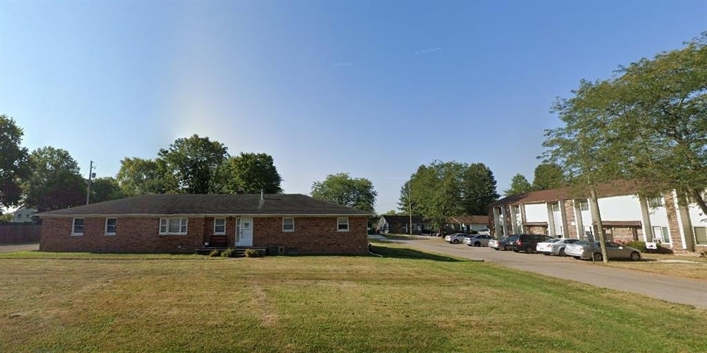 351 Fairview Ave - Photo 3