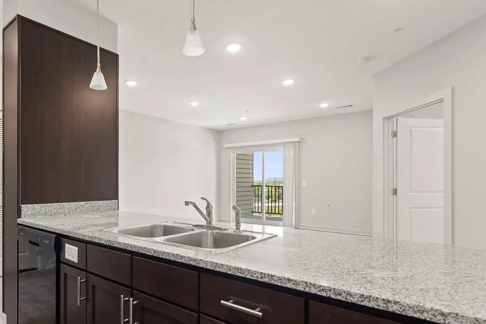 607 Lenore St - Photo 14