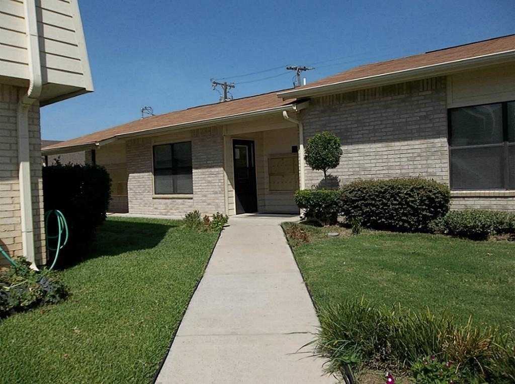 321 Thomas - Photo 1
