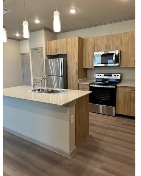 501 W Sam Houston - Photo 5