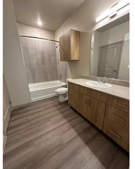 501 W Sam Houston - Photo 7