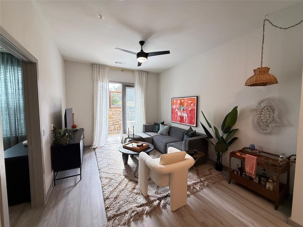 11604 Stonehollow Dr - Photo 3