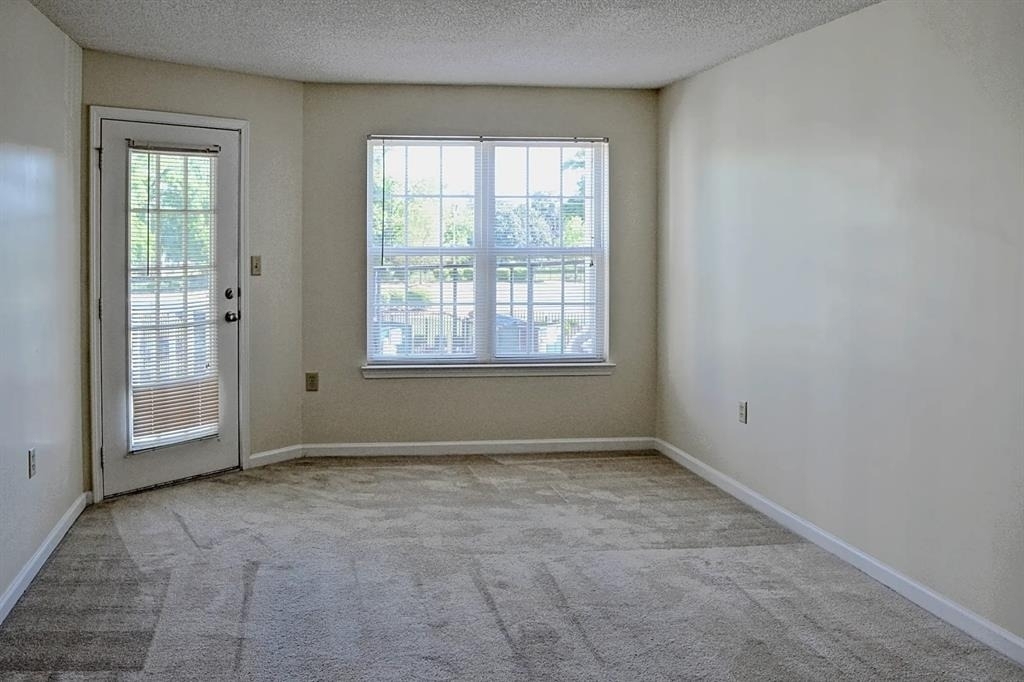320 S Jackson St - Photo 6