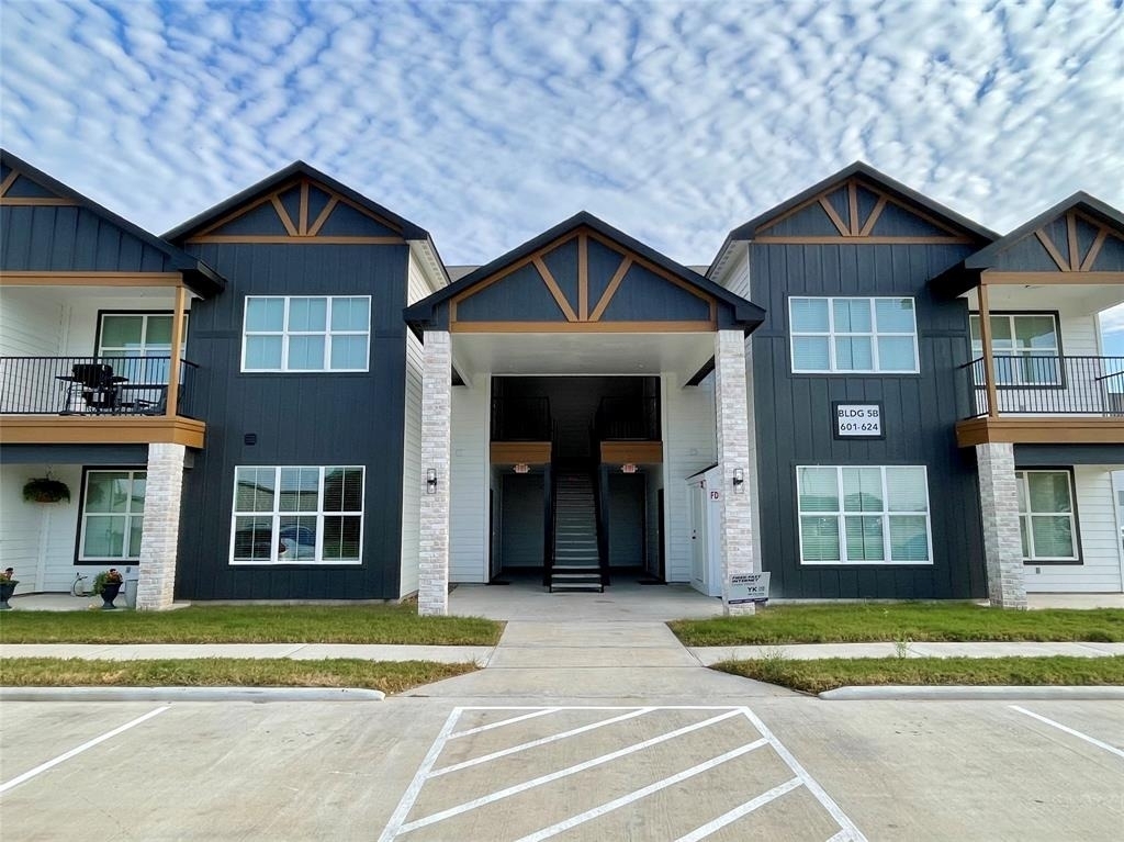 802 W Loop - Photo 1