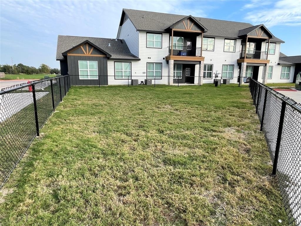 802 W Loop - Photo 17
