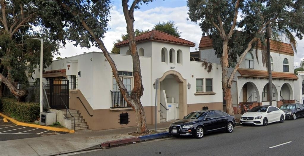 1027 Redondo Ave - Photo 1