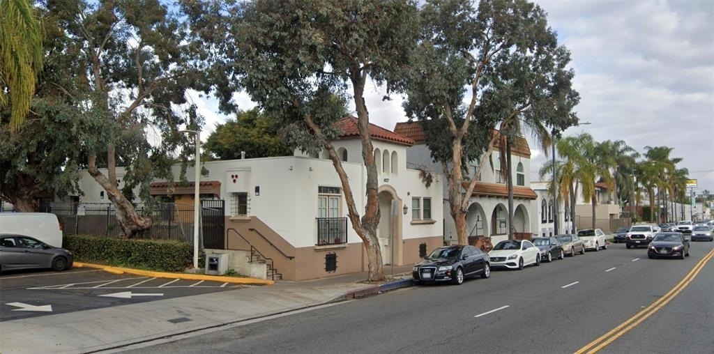 1027 Redondo Ave - Photo 3