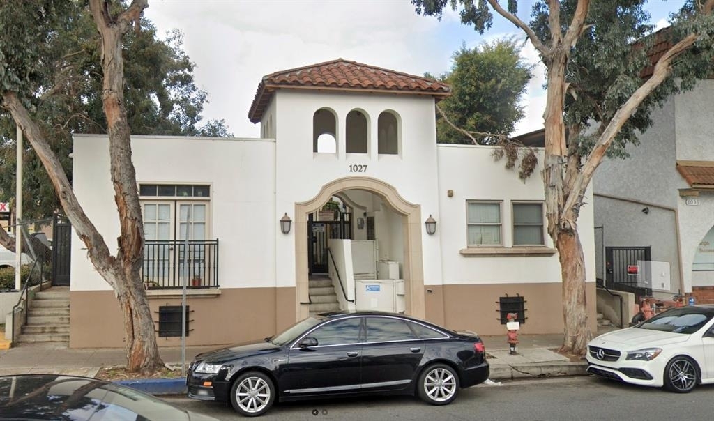 1027 Redondo Ave - Photo 0