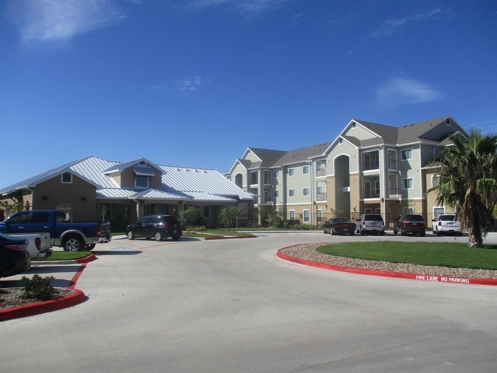 5201 Kostoryz Rd - Photo 2