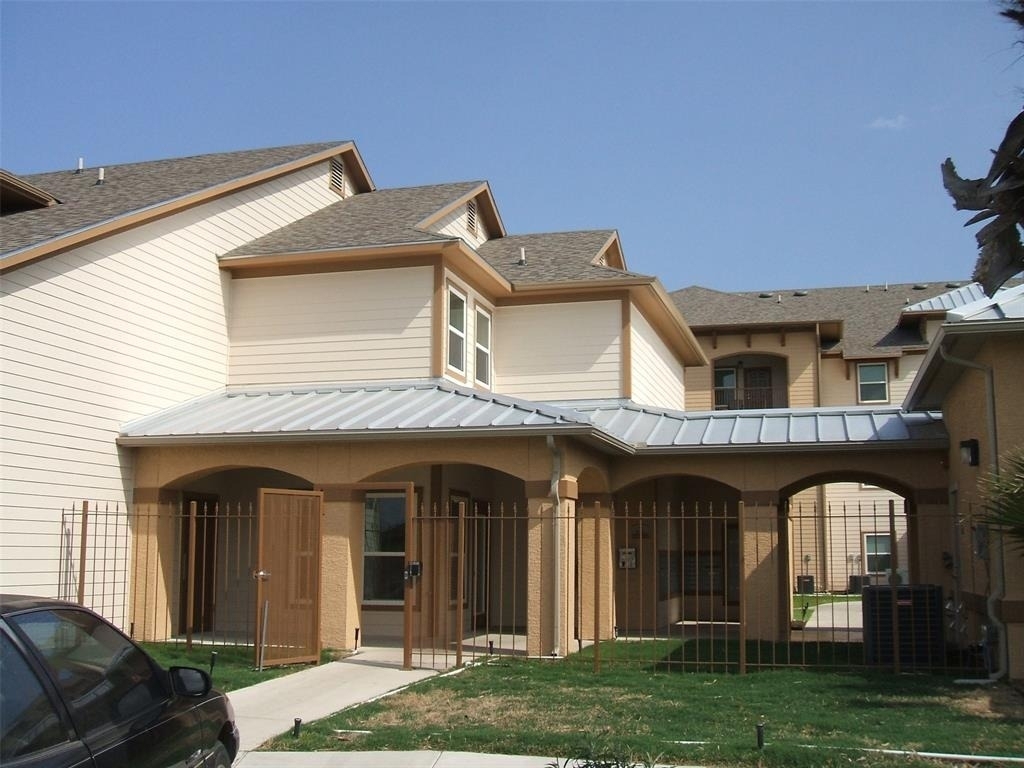 2625 Greenwood Drive - Photo 0
