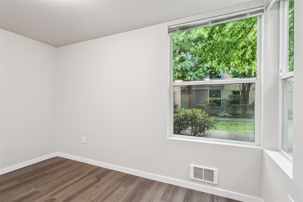 6940 37th Ave S - Photo 37