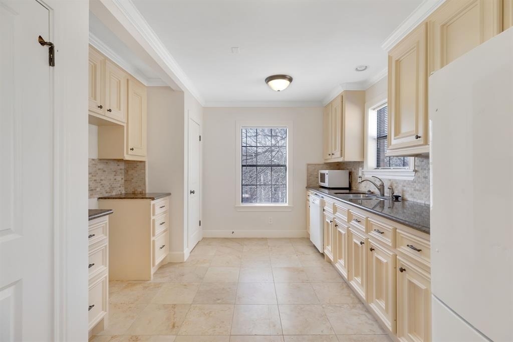 2306 Blodgett Street - Photo 5