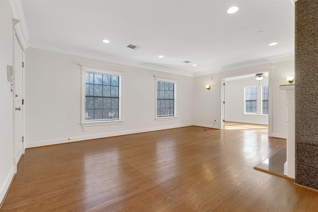 2306 Blodgett Street - Photo 2