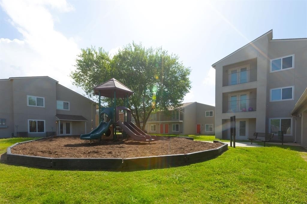 2008 Sam Houston - Photo 4