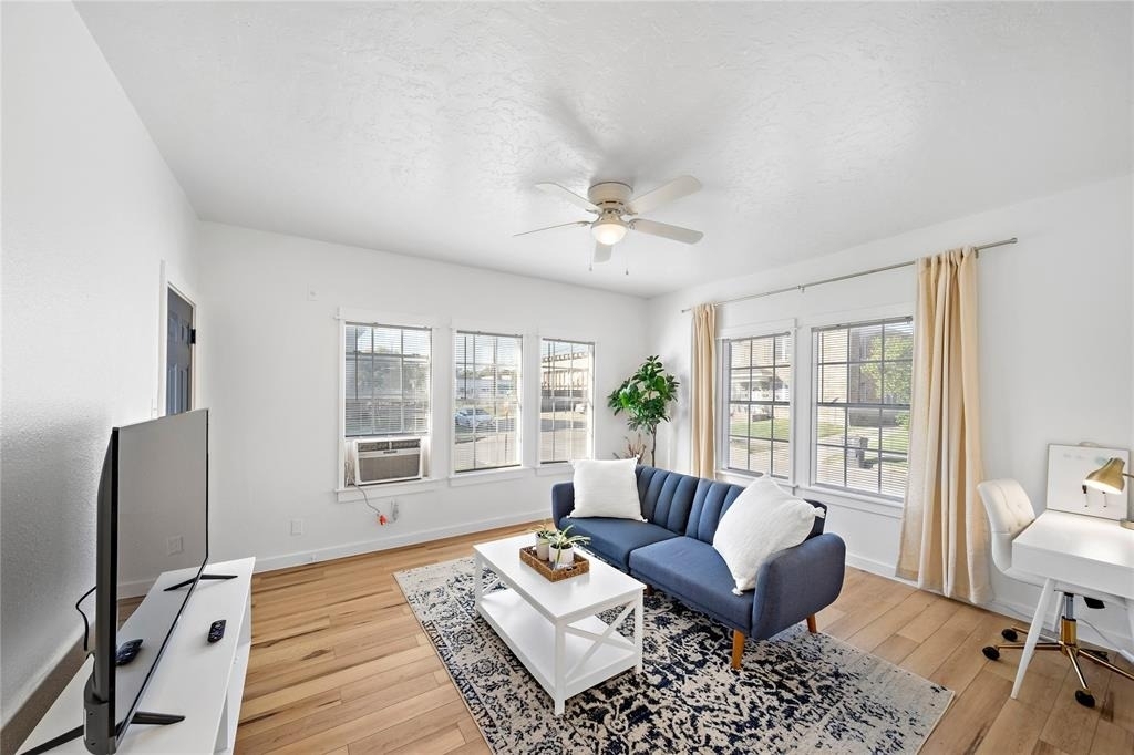 3901 Dallas Street - Photo 7
