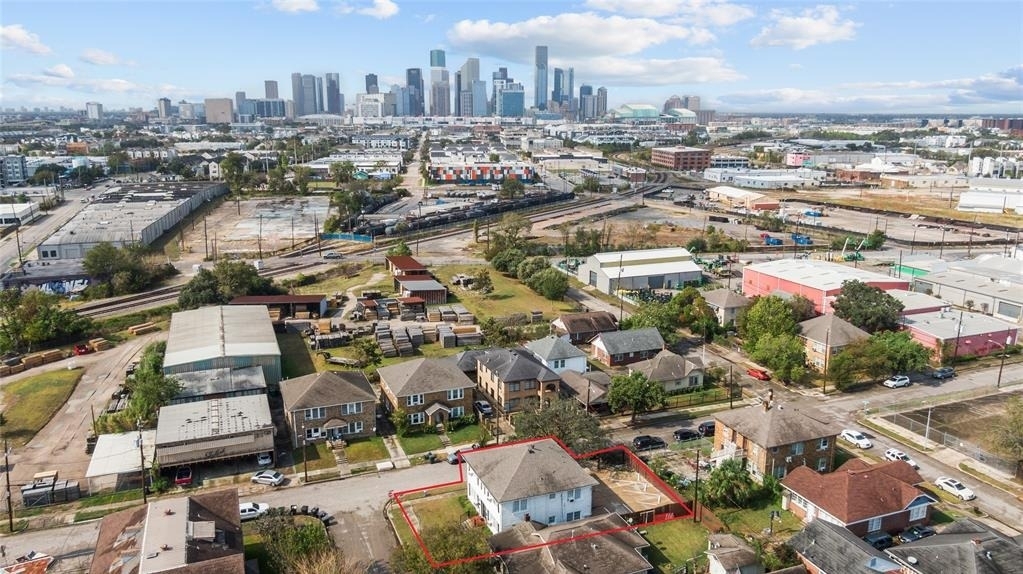 3901 Dallas Street - Photo 1