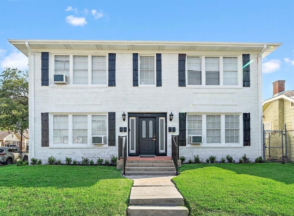 3901 Dallas Street - Photo 0