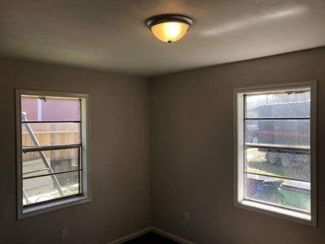 609 W 6th Street - Photo 7