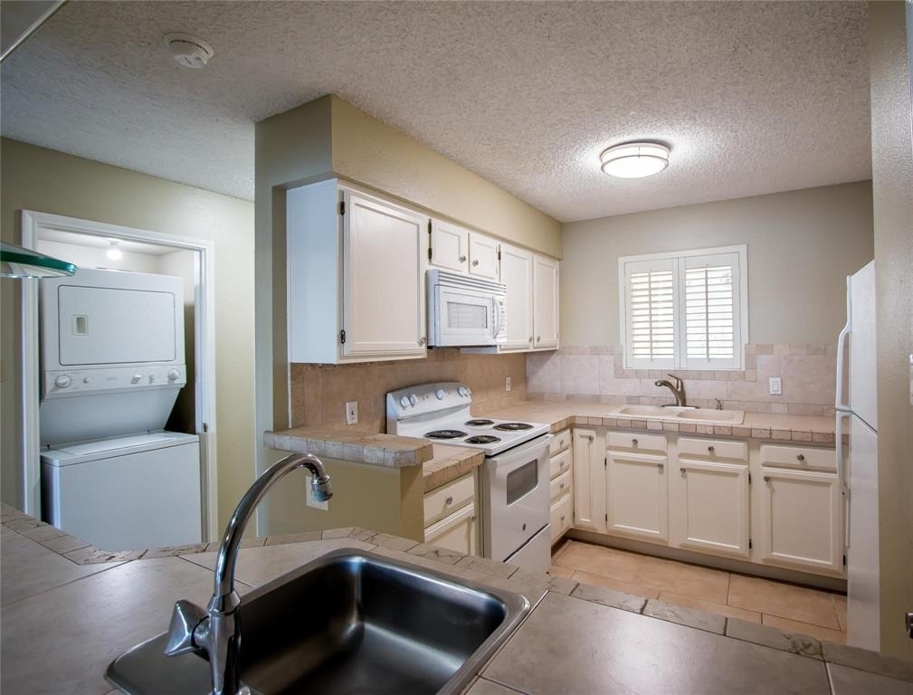 202 Lakeview Terrace - Photo 13