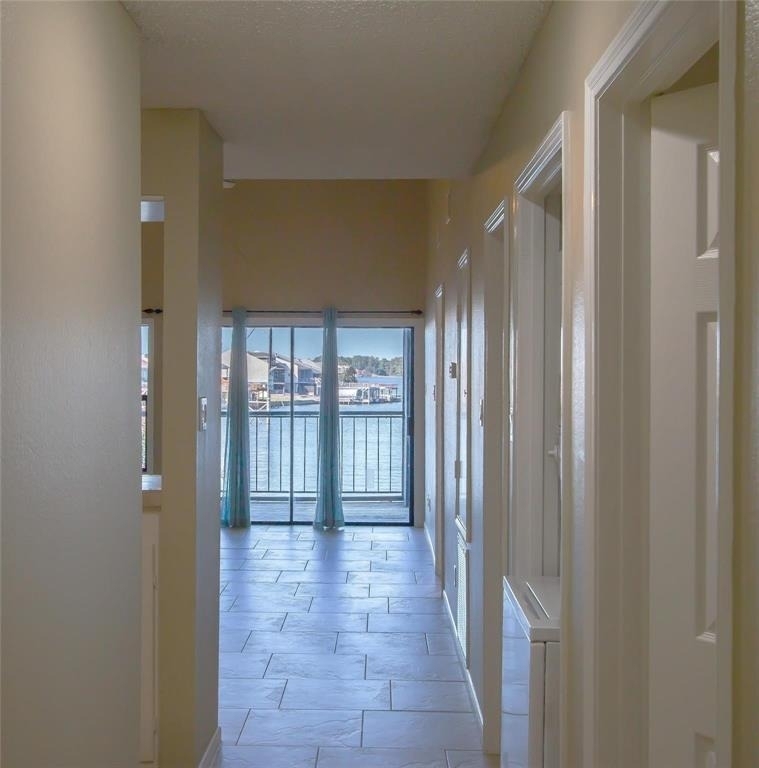 202 Lakeview Terrace - Photo 4