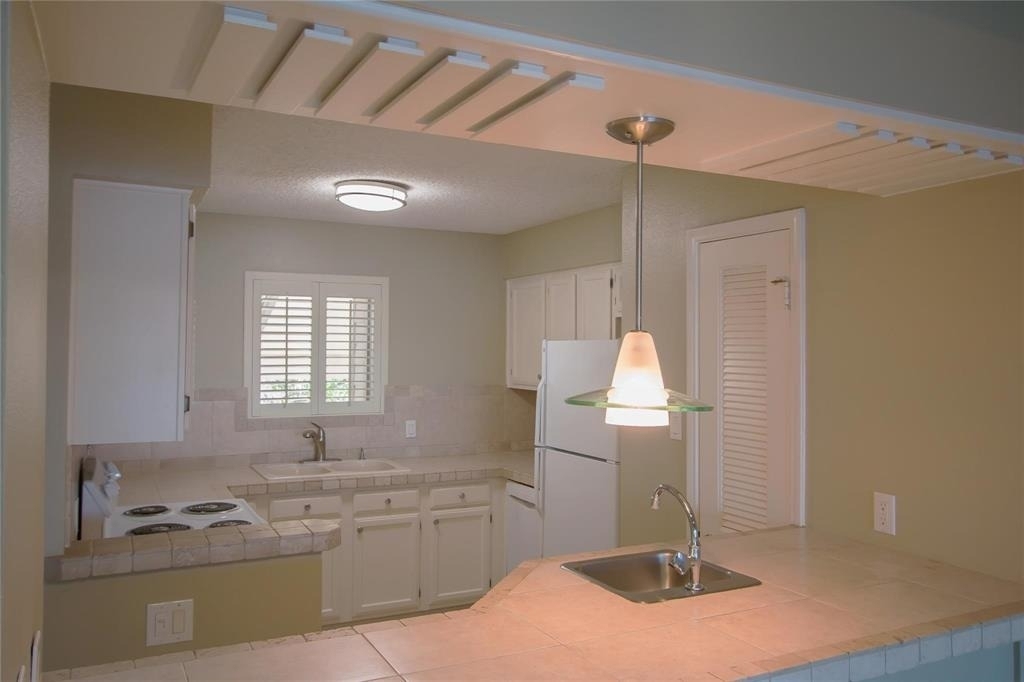 202 Lakeview Terrace - Photo 10