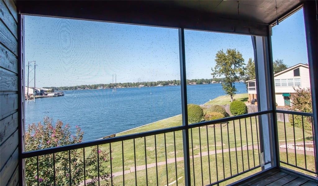 202 Lakeview Terrace - Photo 1
